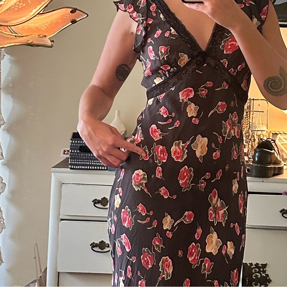 Realisation Par Black and Pink Floral Midi Dress - Picture 2 of 4